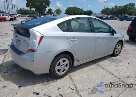 2011 Toyota Prius Three z USA, uszkodzony, nr VIN JTDKN3DU8B0324972